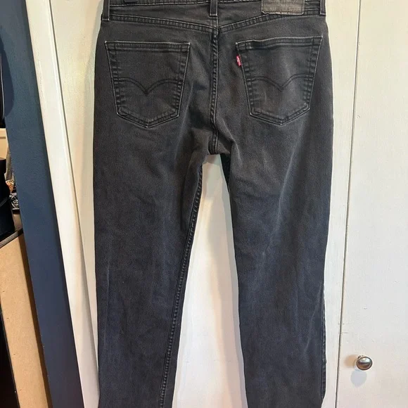 Levi's Men's Dark Gray Straight Jeans - Picture 4 of 5